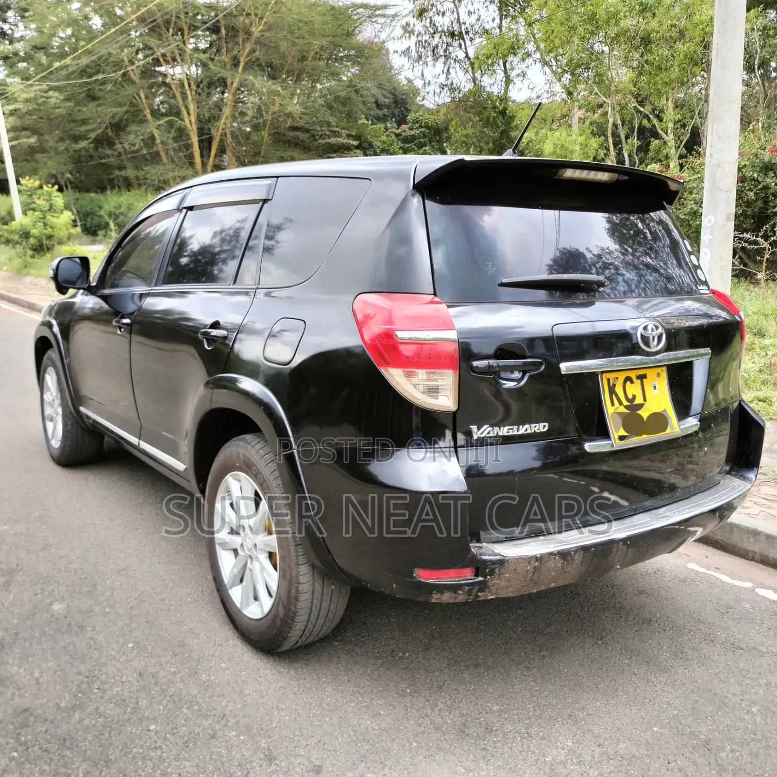 Toyota Vanguard 2011 Black