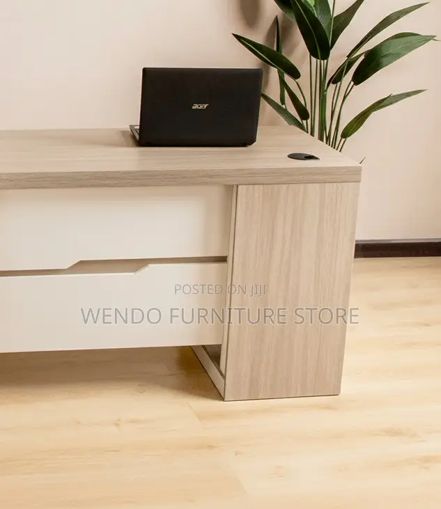 Office Desk; 1.4 Meters Executive Working Ceeter Desk