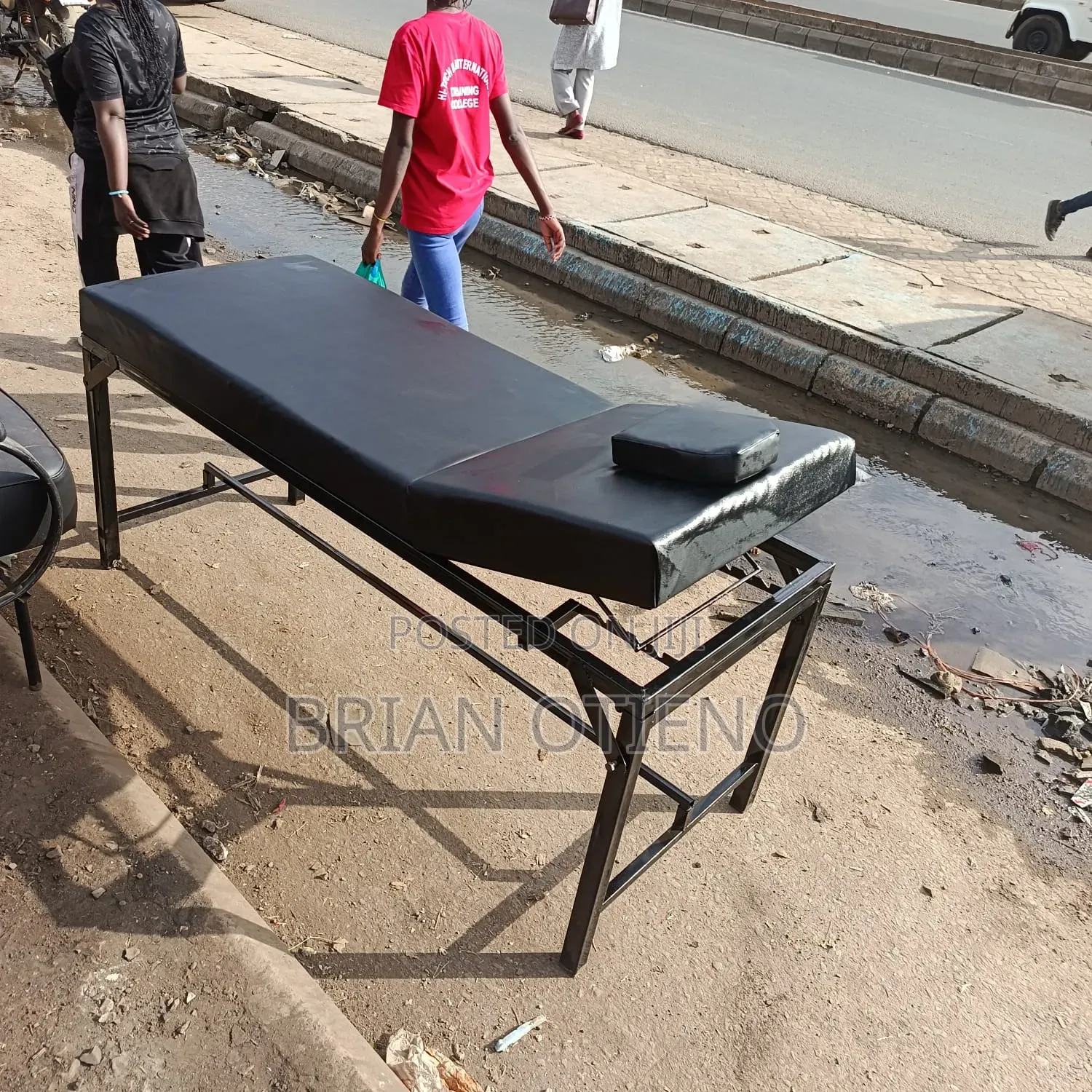 Adjustable Massage Bed With Strong Stand