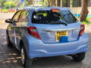 Toyota Vitz 2015 Silver