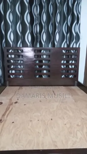 Bed 5 *6 Wooden Strong Mahogany Bed