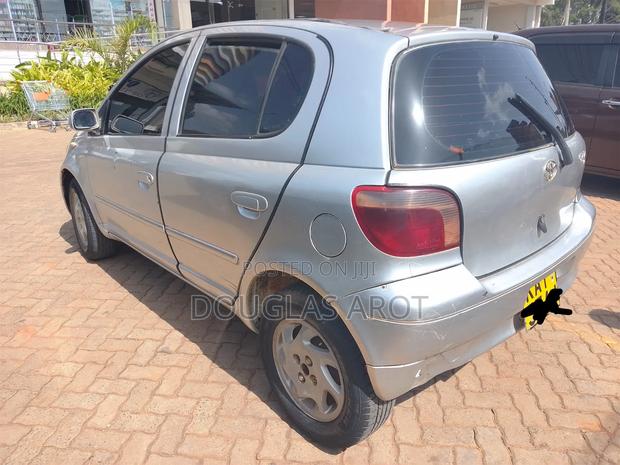 Toyota Vitz 1.3 AWD 3dr 2000 Gray - thumbnail 7