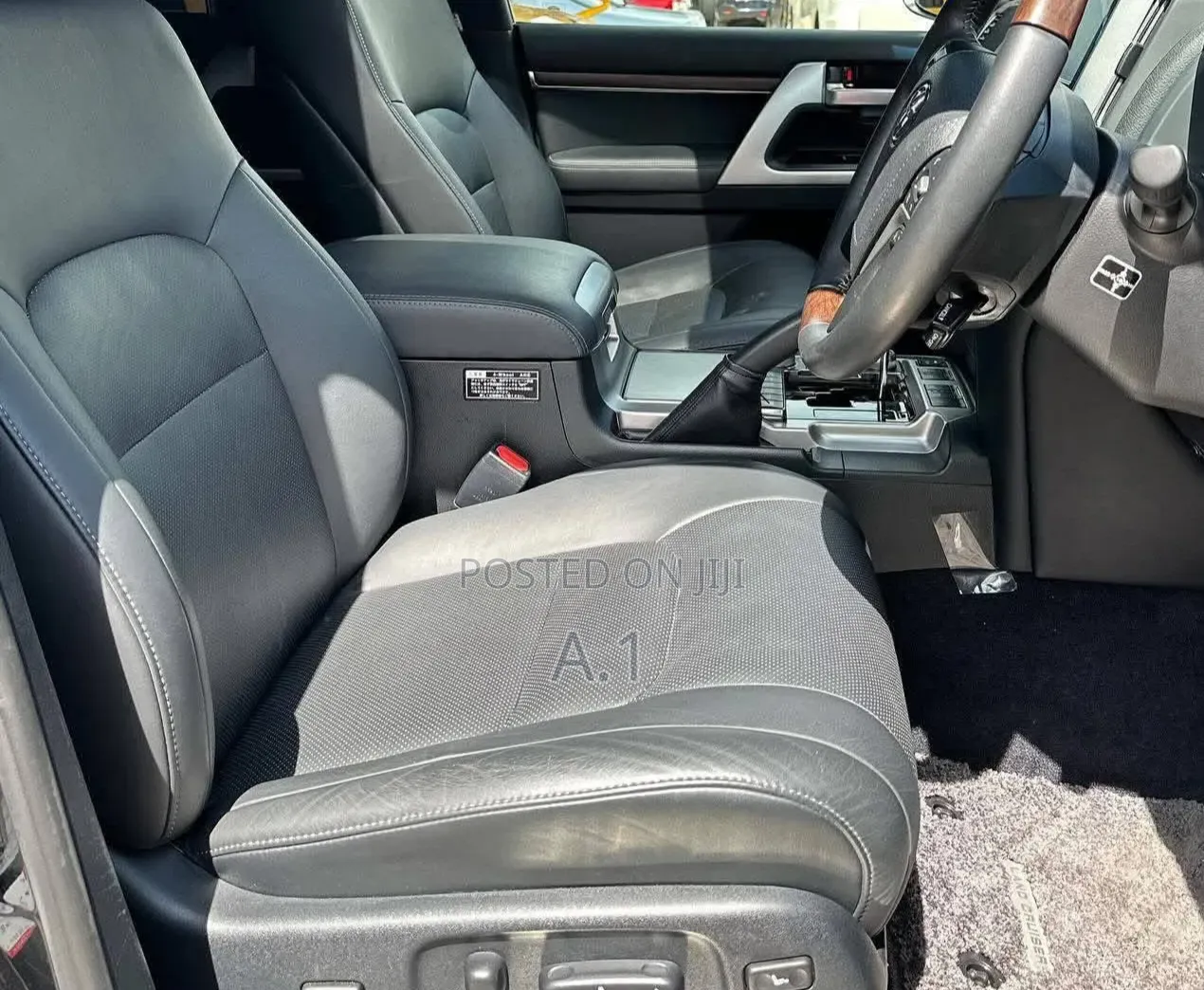 Toyota Land Cruiser 4.6 V8 ZX 2019 Black
