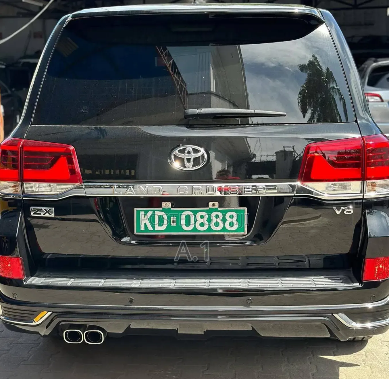 Toyota Land Cruiser 4.6 V8 ZX 2019 Black