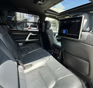 Toyota Land Cruiser 4.6 V8 ZX 2019 Black