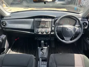 Toyota Axio 1.5 G 4WD 2019 Gold