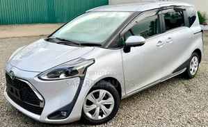 Toyota Sienta 2020 Silver