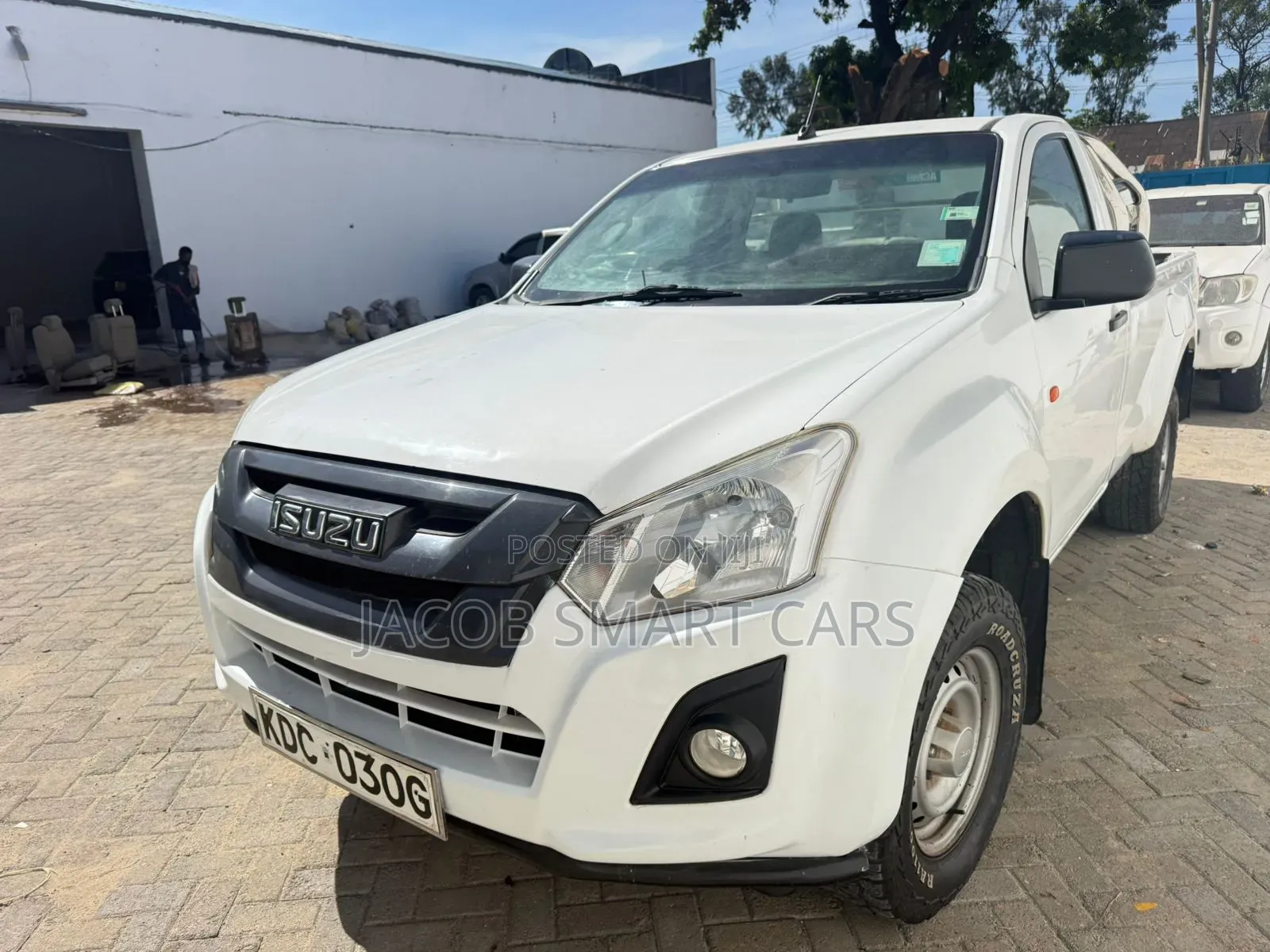 Isuzu D-MAX 2013 White