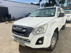 Isuzu D-MAX 2013 White
