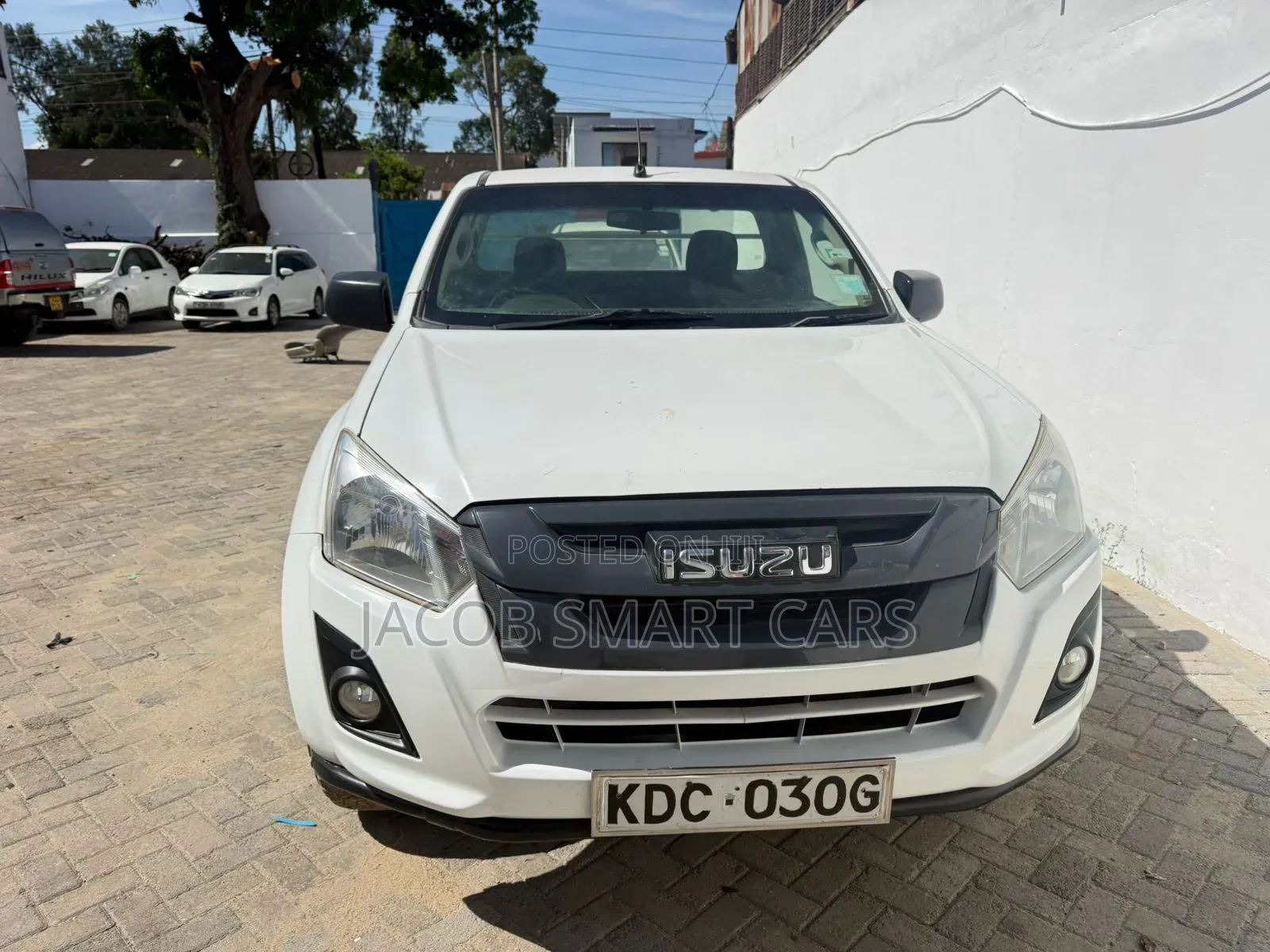 Isuzu D-MAX 2013 White