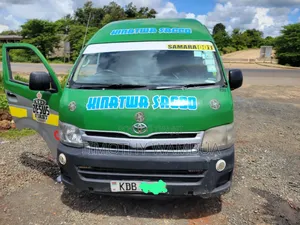 Toyota HiAce 2013 Silver