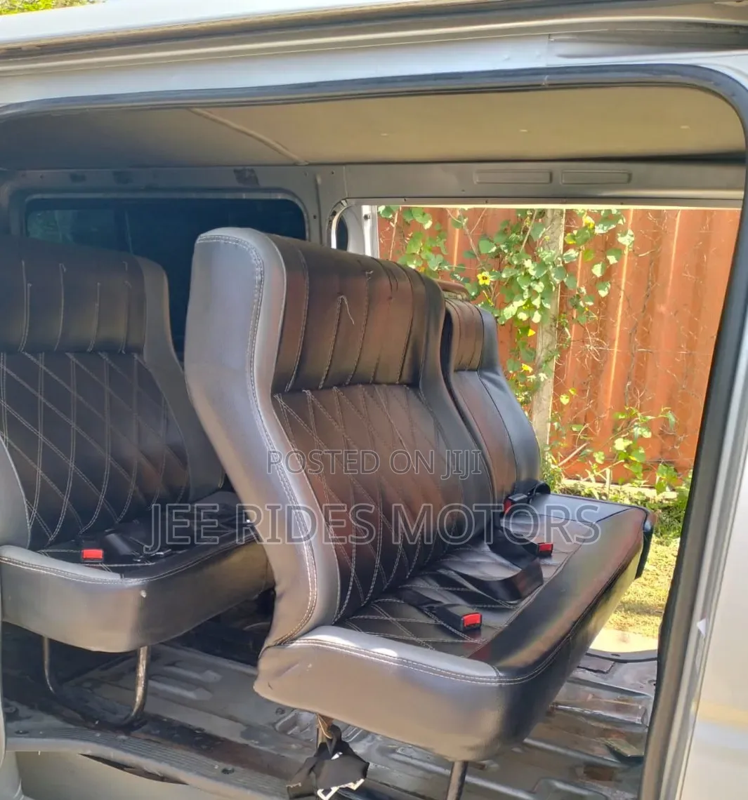 Toyota HiAce 2016 Silver
