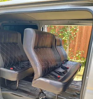 Toyota HiAce 2016 Silver