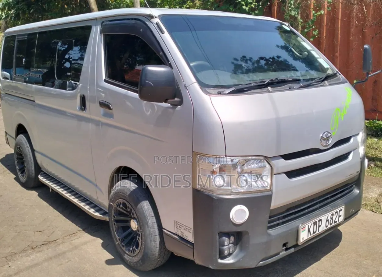 Toyota HiAce 2016 Silver
