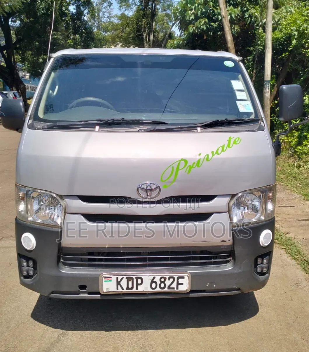 Toyota HiAce 2016 Silver