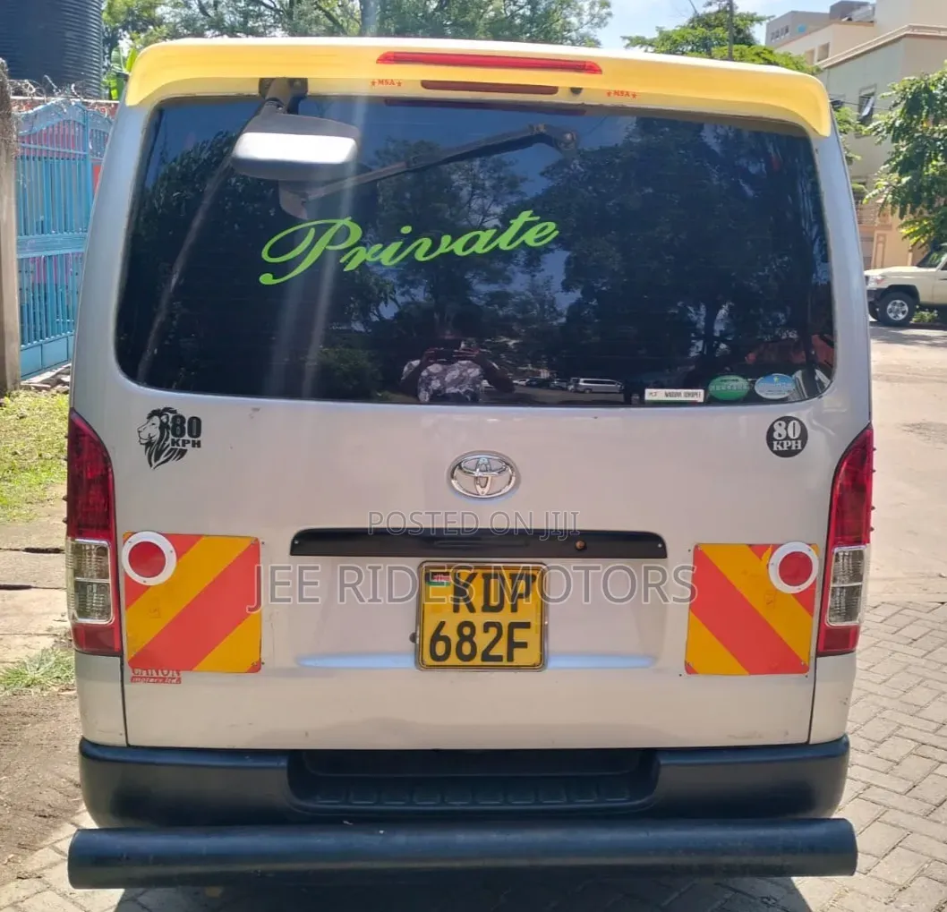 Toyota HiAce 2016 Silver