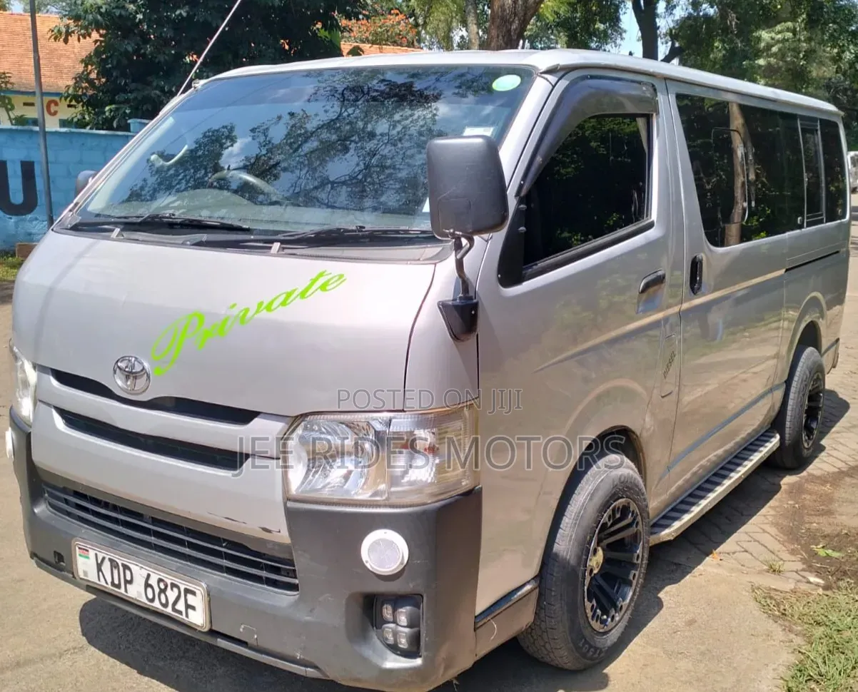 Toyota HiAce 2016 Silver