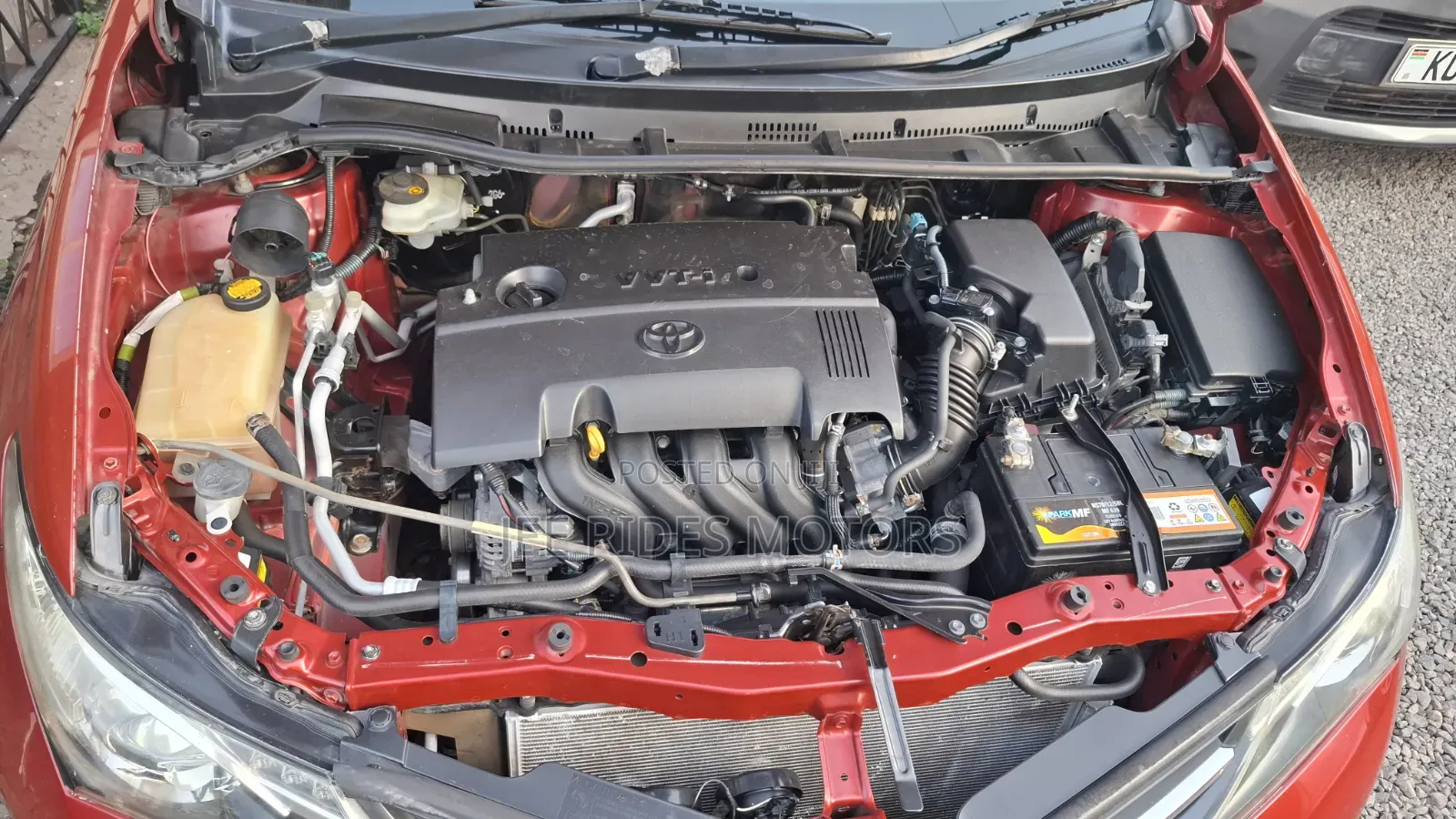 Toyota Auris 2012 Red