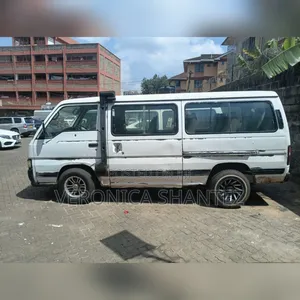 Nissan Caravan (Urvan) 2004 White