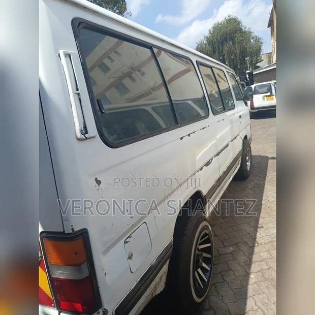 Nissan Caravan (Urvan) 2004 White - thumbnail 3