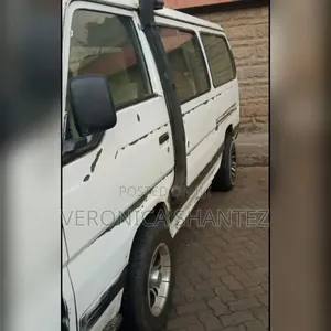 Nissan Caravan (Urvan) 2004 White