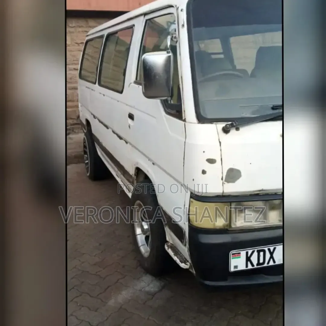 Nissan Caravan (Urvan) 2004 White