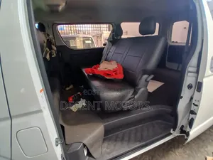 Toyota HiAce 2019 White