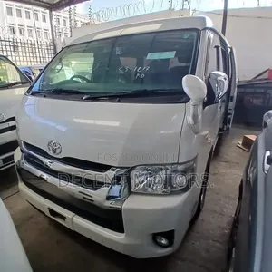 Toyota HiAce 2019 White