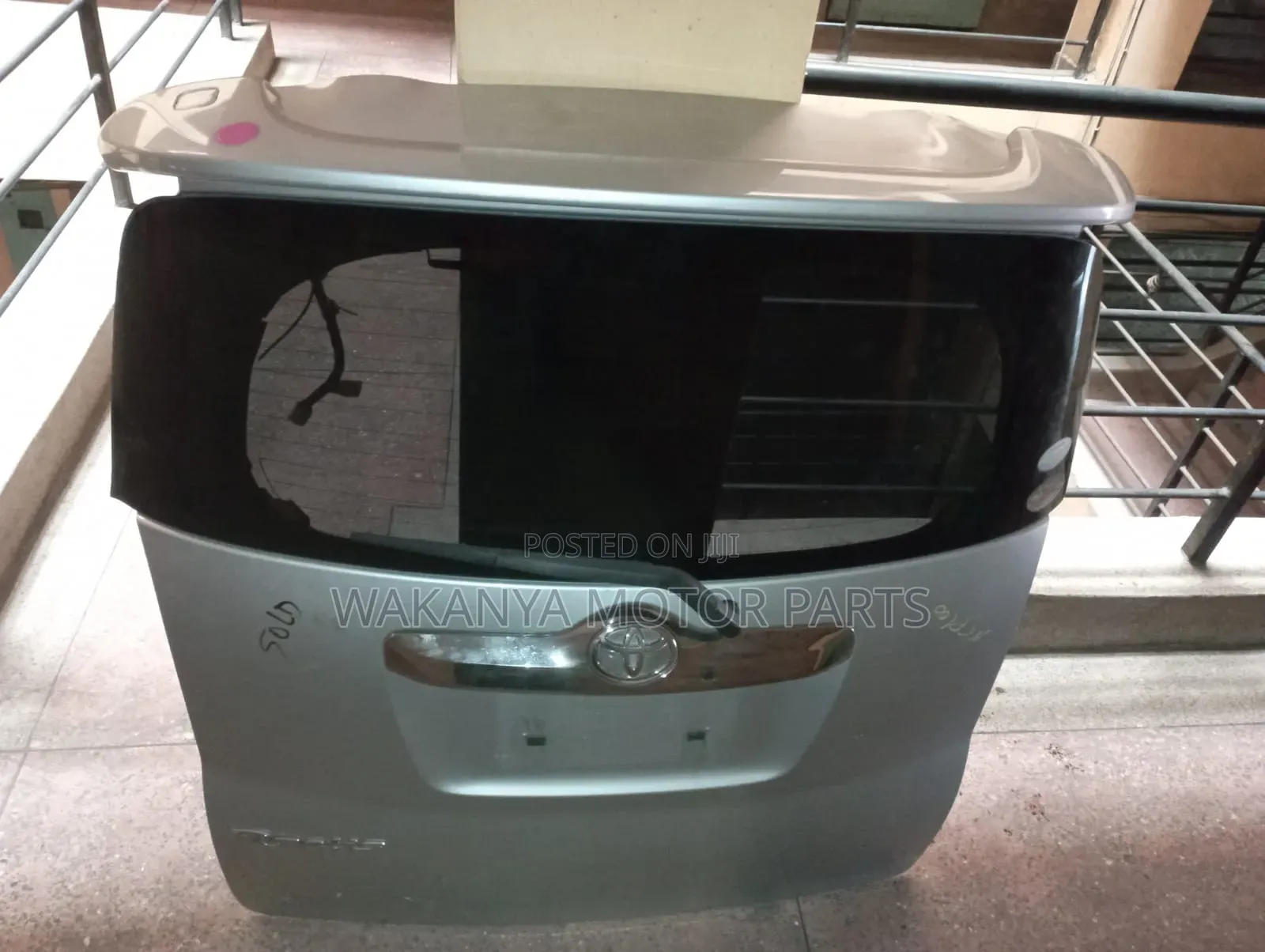Toyota Ractis Model 2006/2008/2010 Tailgate/Boot, Ex Japan Parts