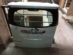 Toyota Ractis Model 2006/2008/2010 Tailgate/Boot, Ex Japan Parts