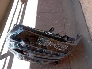 Toyota Alphard Model 2018 Inbuilt Xenon Headlamp, Ex Japan Motor Parts