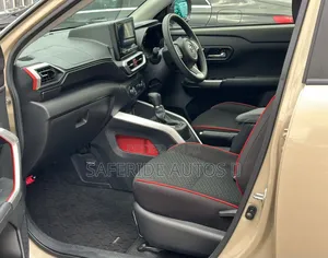 Daihatsu Rocky 2020 Gold