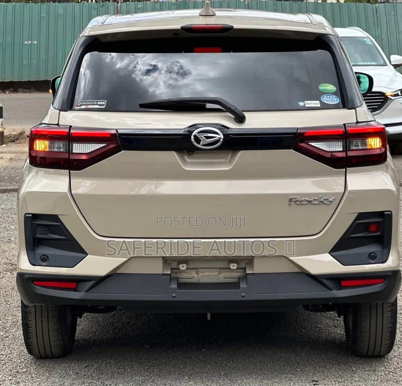 Daihatsu Rocky 2020 Gold