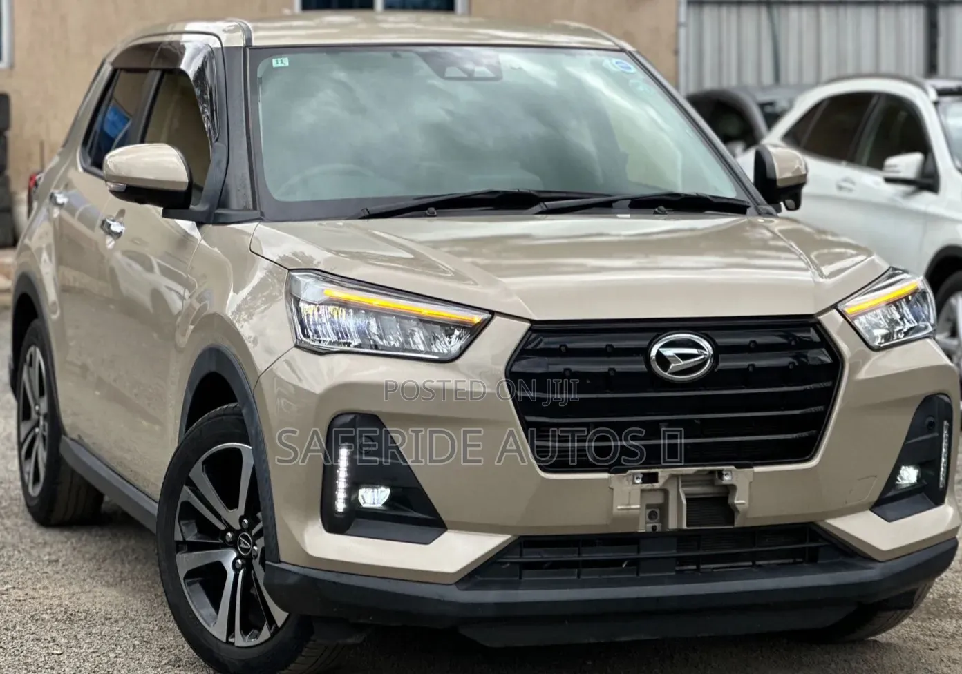 Daihatsu Rocky 2020 Gold
