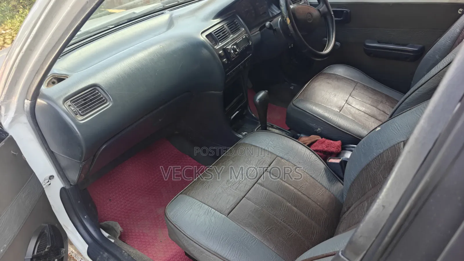 Toyota Corolla 1997 White