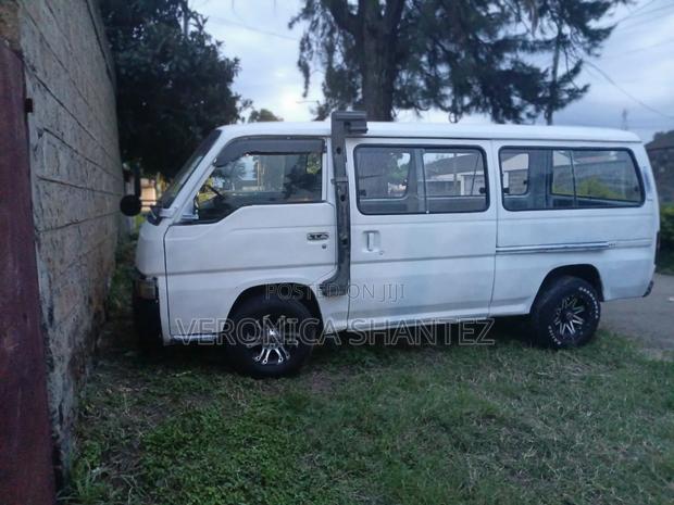 Nissan Caravan (Urvan) 2005 White