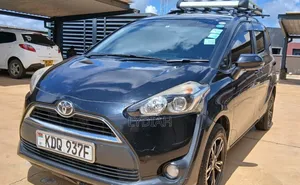 Toyota Sienta 2017 Black