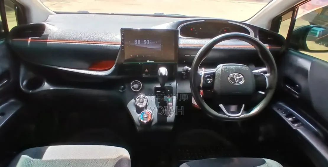Toyota Sienta 2017 Black