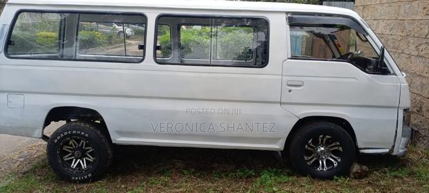 Nissan Caravan (Urvan) 2005 White - thumbnail 4