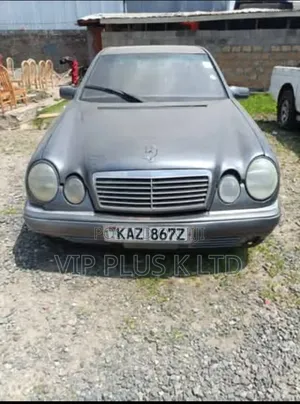 Mercedes-Benz E220 1997 Gray
