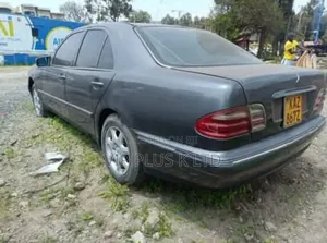 Mercedes-Benz E220 1997 Gray
