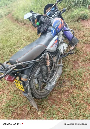 Bajaj Boxer X125 2021 Blue