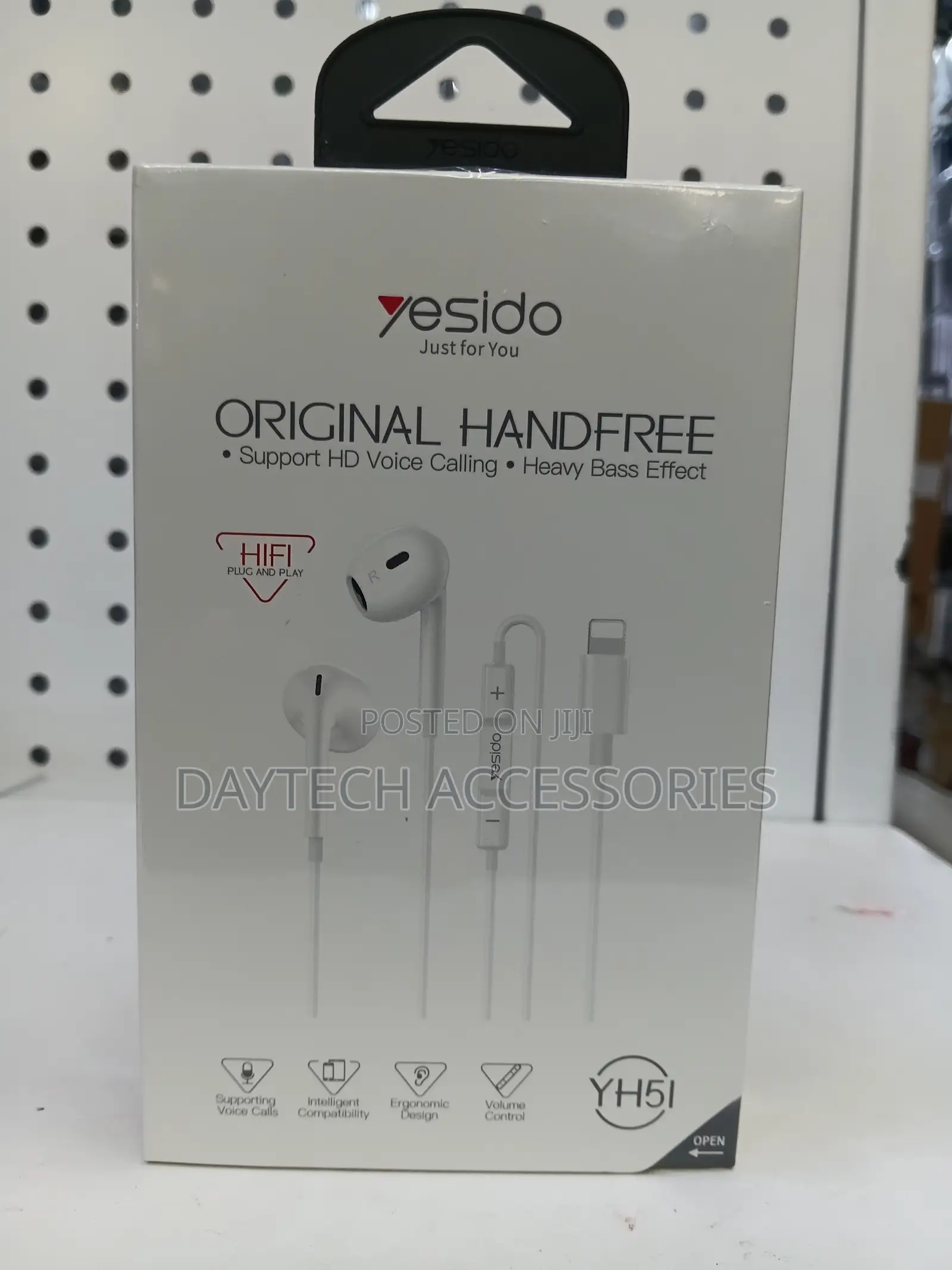 Yesido Yh51 Wired Lightning Connector Earphones for iPhones in White.