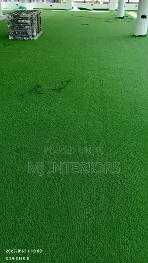 Green Artificial Lawn Carpet for Stylish Outdoor Living