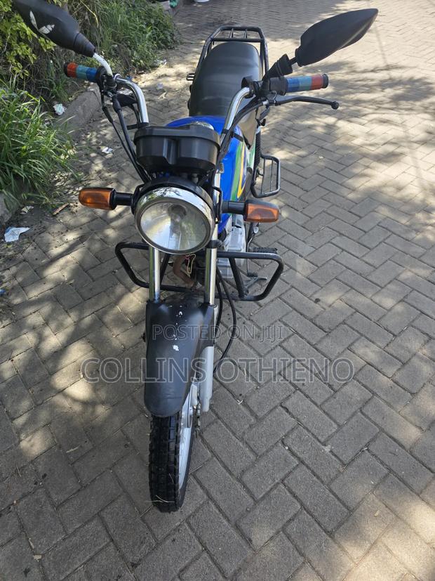 Honda CB 2025 Blue - thumbnail 2