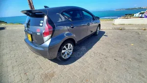 Toyota Aqua 2015 Gray