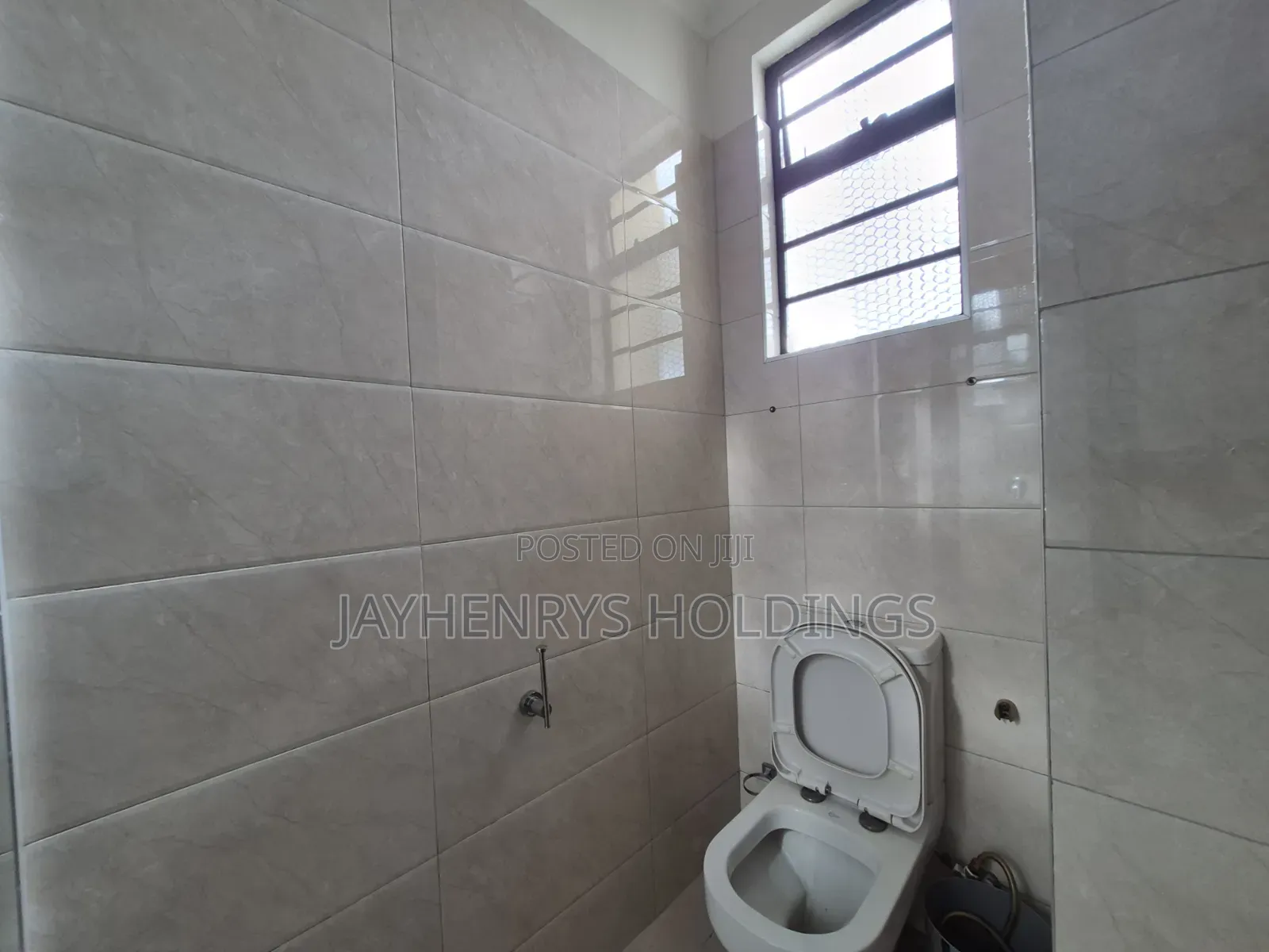 4bdrm House in Membley Estate for rent