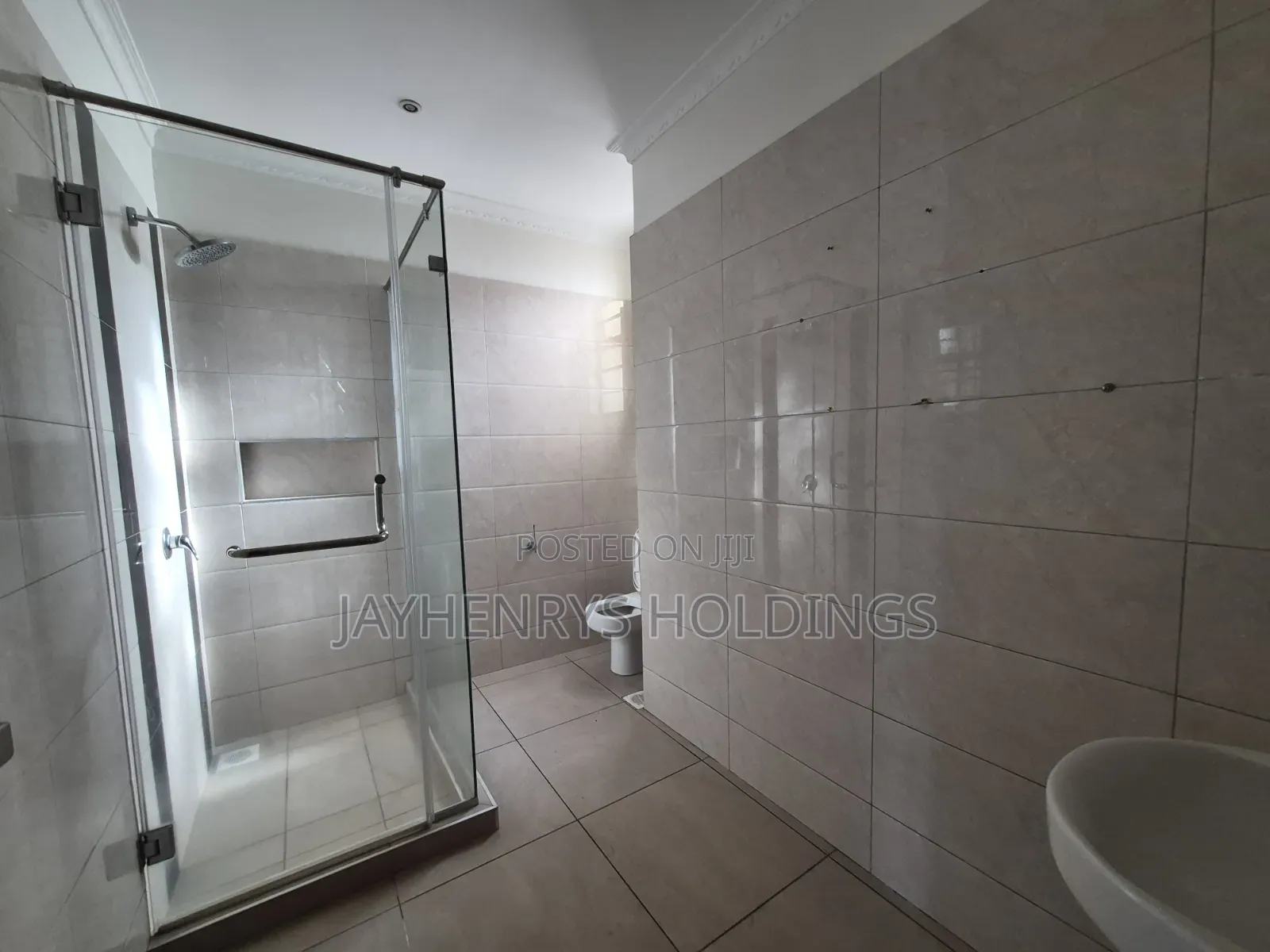 4bdrm House in Membley Estate for rent