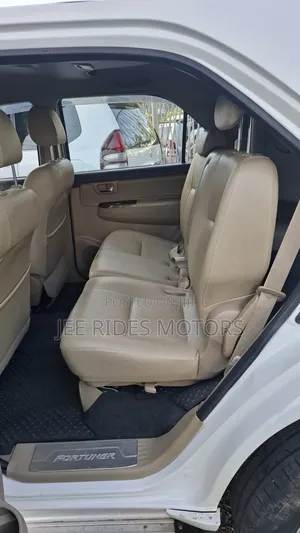 Toyota Fortuner 3.0 D AWD 2010 White