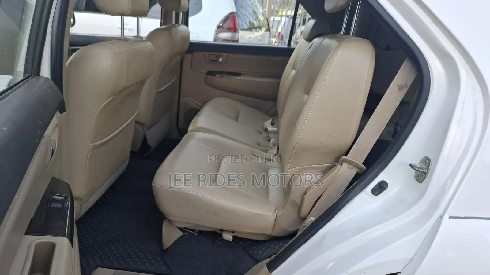 Toyota Fortuner 3.0 D AWD 2010 White